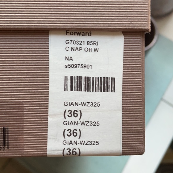 Gianvito Rossi Nappa Leather Levy Ankle Boot - Picture 6 of 11